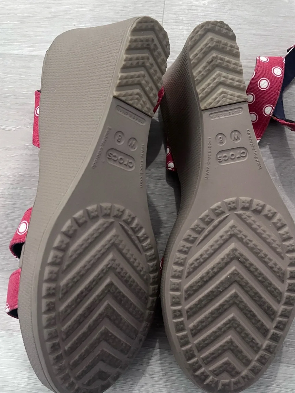 CROCS Leigh graphic polka dot wedge - Picture 6 of 6